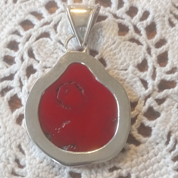 Red Agate and Silver Pendant (stamped 925) - Picture 2 of 3